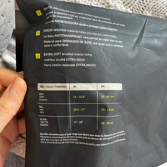 Nike White Knee Pads, brand New - Picture 2 of 2